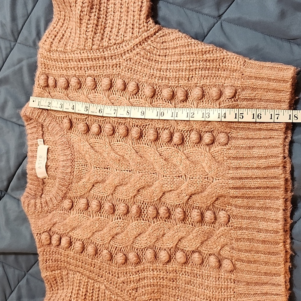ASTR The Label Tina Pom Pom Sweater size S - Picture 13 of 16